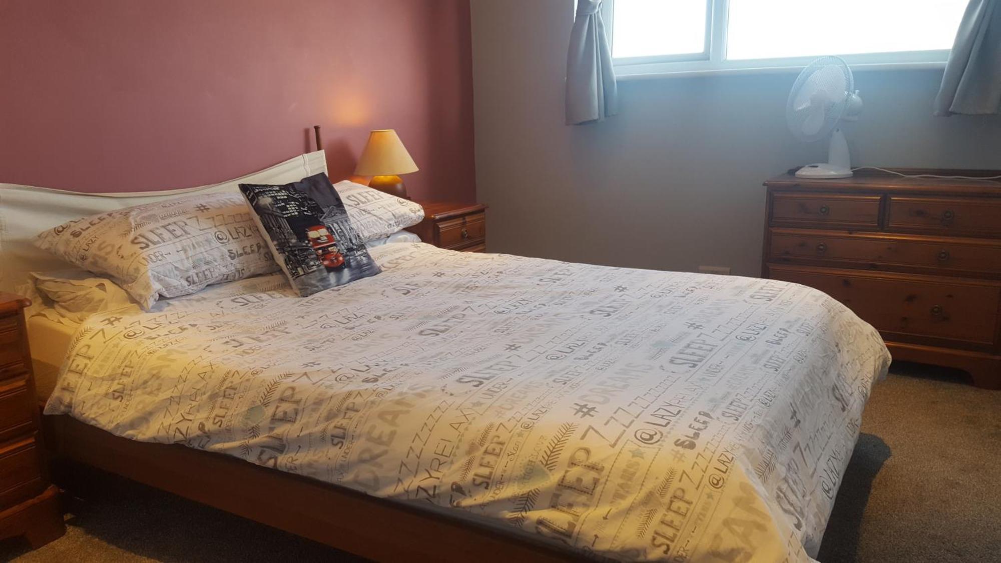 Stayinwoking At 30 Woodlands Horsell ภายนอก รูปภาพ